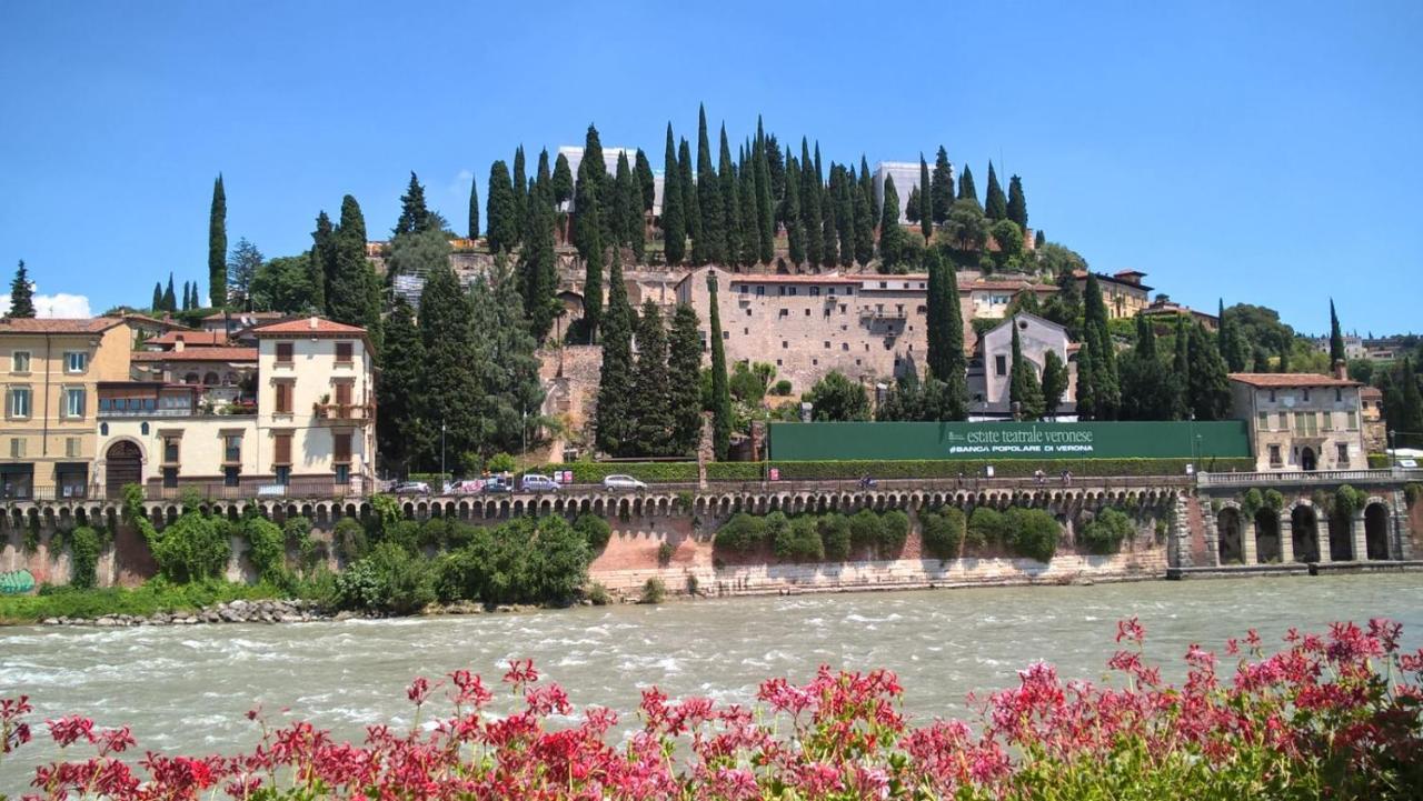 Lovely Casa Paola Villlafranca Centro Zimmer Rooms Villafranca di Verona Extérieur photo
